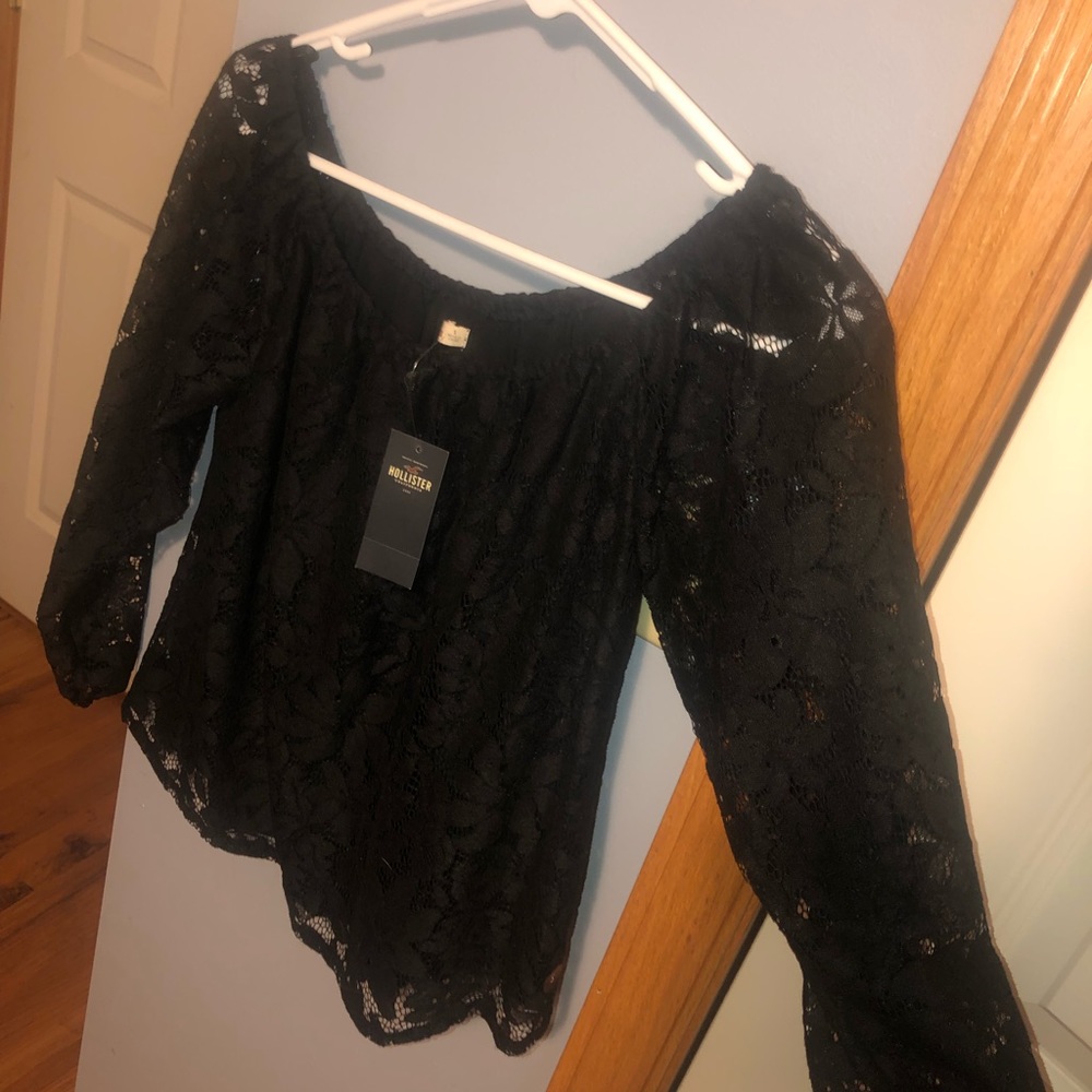 Hollister Long Sleeve Lace Crop Top
